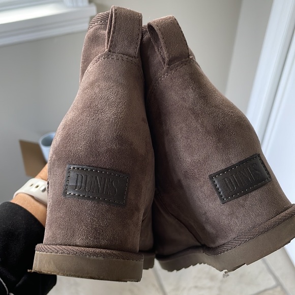 Dunes wedge fur lined booties size 9.5 - Picture 2 of 5